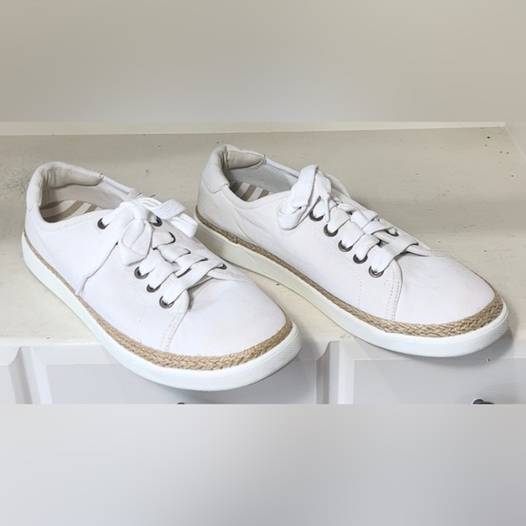 Vionic Women’s Hattie Canvas Sneakers Size 8 - Picture 1 of 9